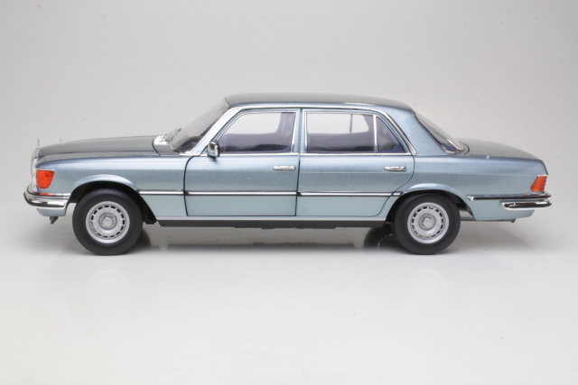 Mercedes 450 SEL 6.9 1976, sininen