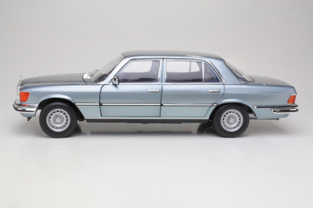 Mercedes 450 SEL 6.9 1976, sininen - Sulje napsauttamalla kuva