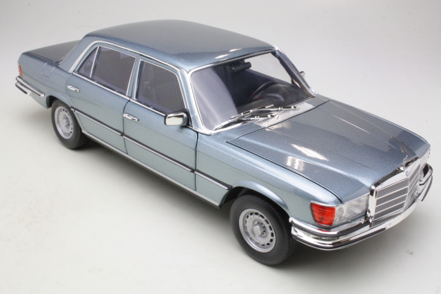 Mercedes 450 SEL 6.9 1976, sininen - Sulje napsauttamalla kuva