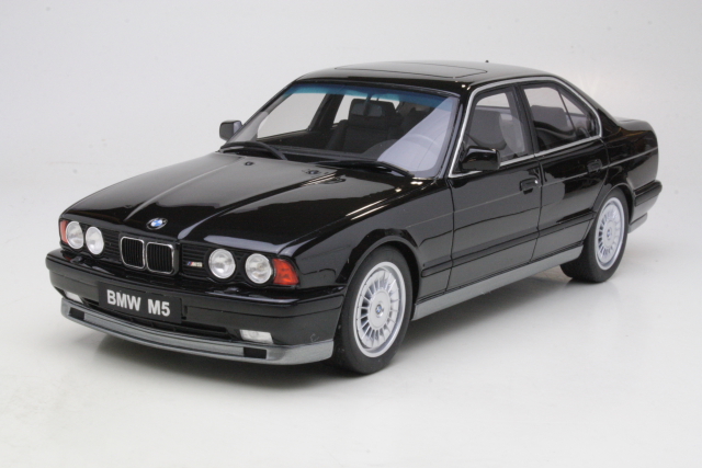 BMW M5 (e34) 1989, black