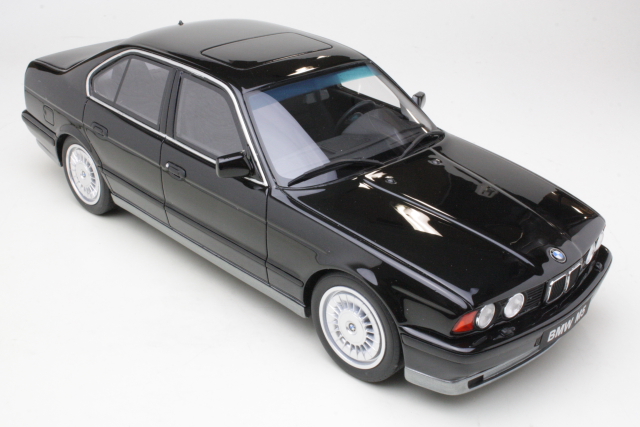 BMW M5 (e34) 1989, black