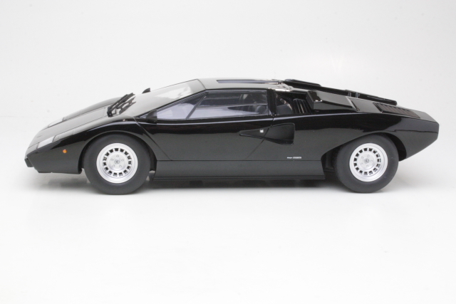 Lamborghini Countach LP400 1974, musta