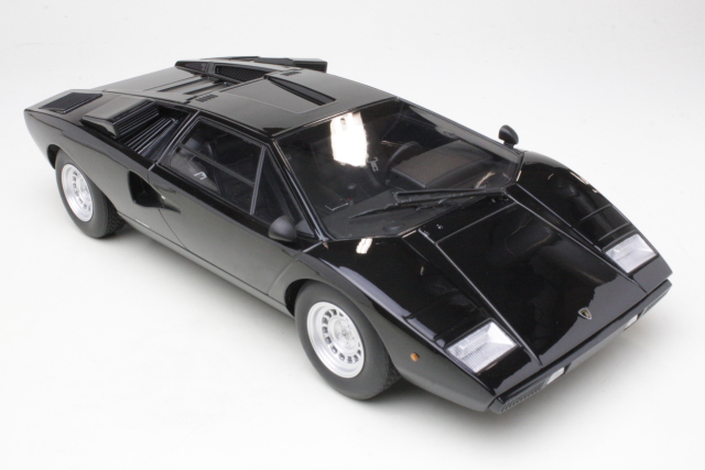 Lamborghini Countach LP400 1974, musta