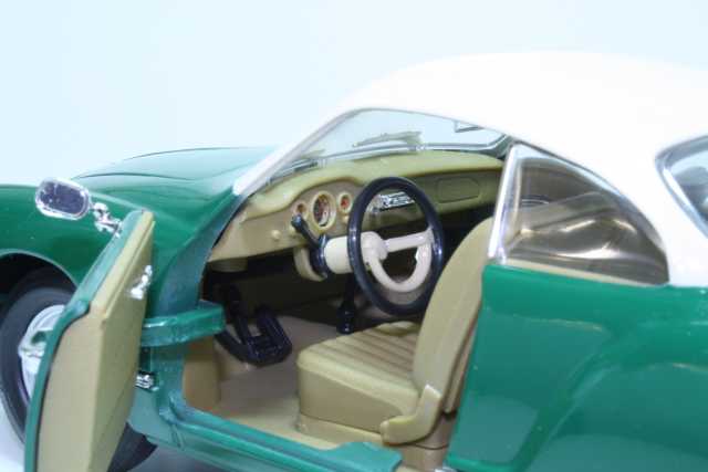 VW Karmann Ghia 1966, green