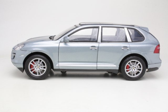 Porsche Cayenne 2008, vaaleansininen