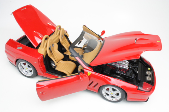 Ferrari 550 Barchetta 2000, punainen