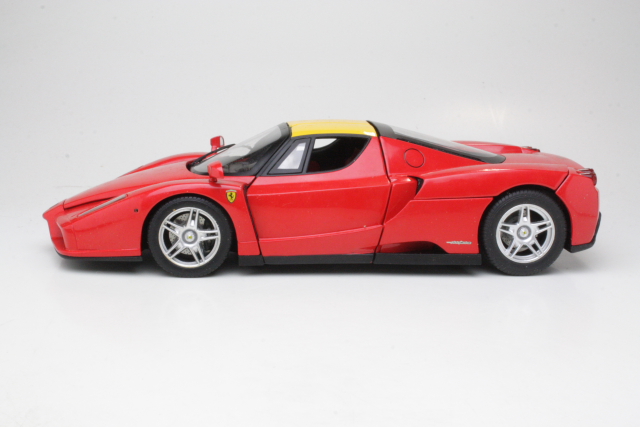 Ferrari Enzo 2005, punainen/keltainen katto