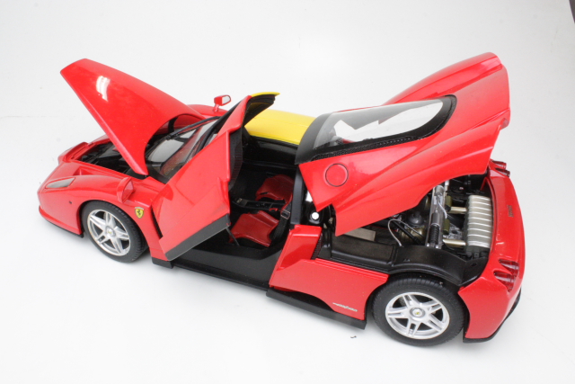Ferrari Enzo 2005, punainen/keltainen katto