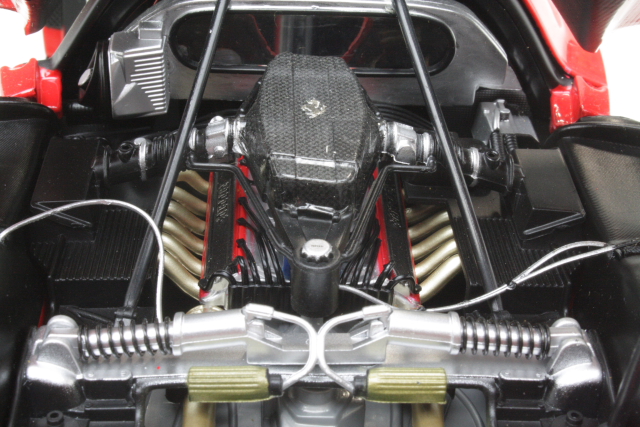 Ferrari Enzo 2005, punainen/keltainen katto