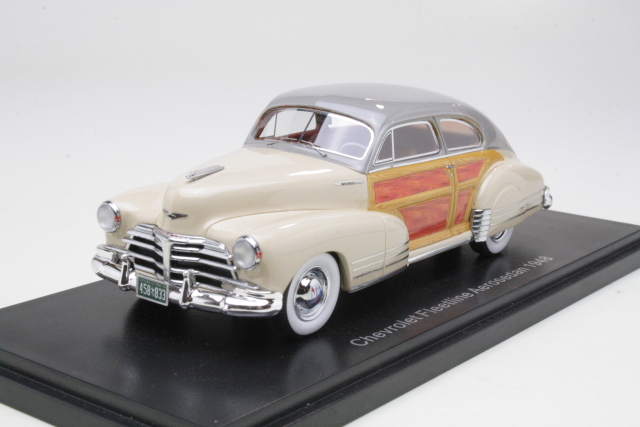 Chevrolet Fleetline Aerosedan 1942, beige/puu - Sulje napsauttamalla kuva