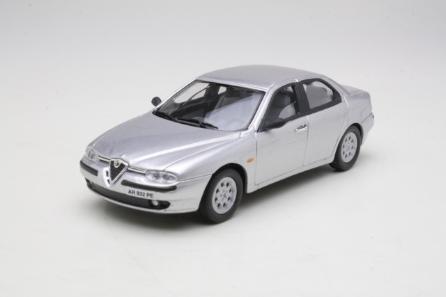 Alfa Romeo 156 1998, silver
