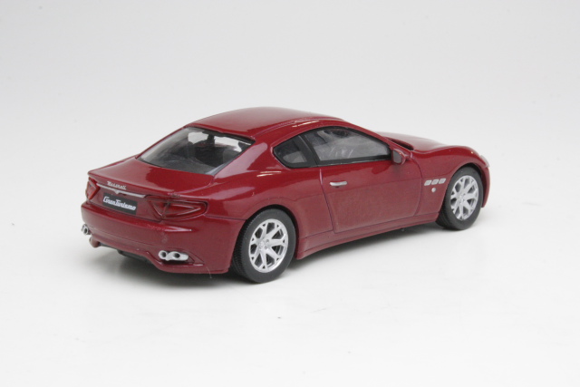 Maserati Gran Turismo, tummanpunainen