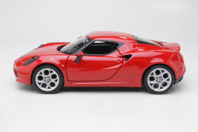 Alfa Romeo 4C, red