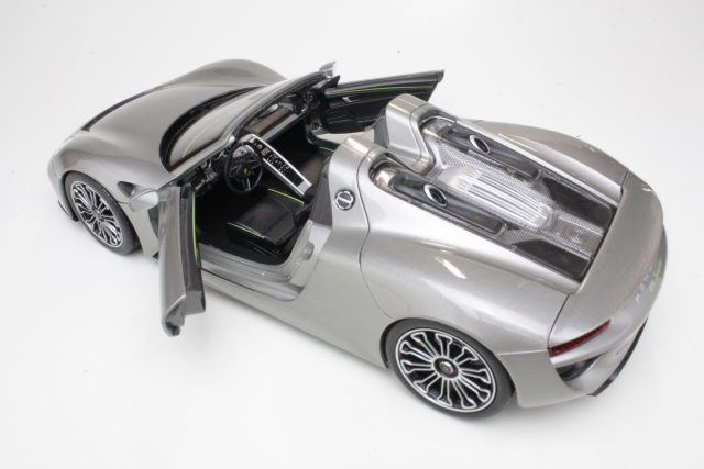 Porsche 918 Spyder 2011, silver