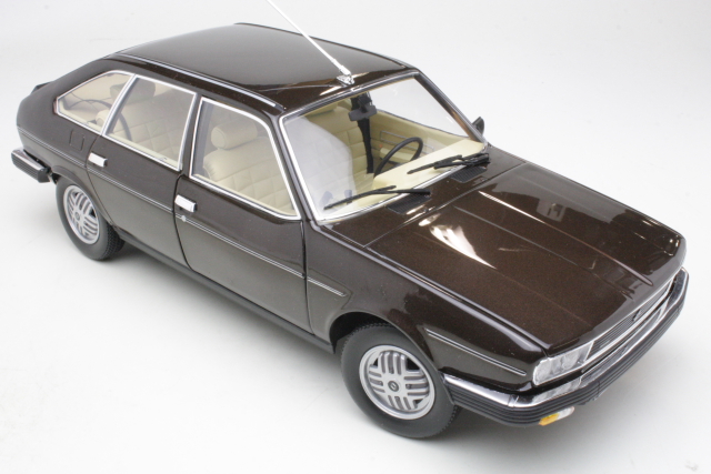 Renault 30TX 1981, dark brown