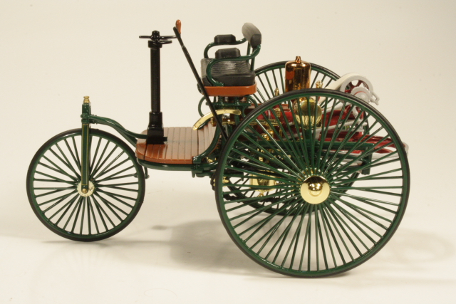 Benz Patent-Motorwagen 1886, vihreä - Sulje napsauttamalla kuva