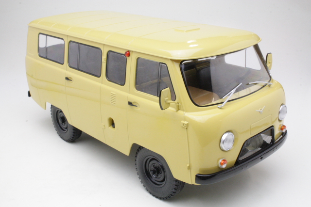 UAZ 452V Minibus (2206), beige - Click Image to Close