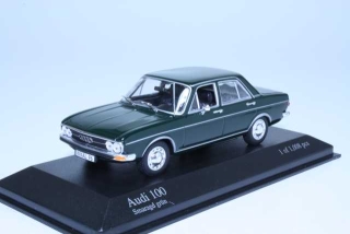Audi 100 1969, tummanvihreä