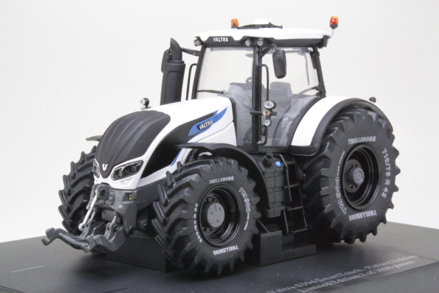 Valtra S394 2017 "Finland Edition", white