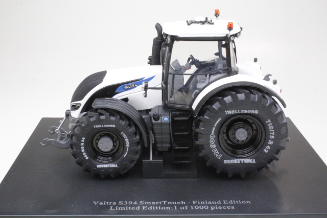 Valtra S394 2017 "Finland Edition", valkoinen - Sulje napsauttamalla kuva