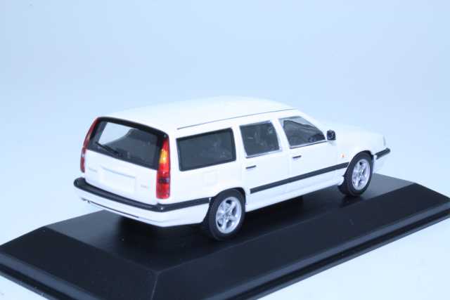 Volvo 850 Break 1996, valkoinen