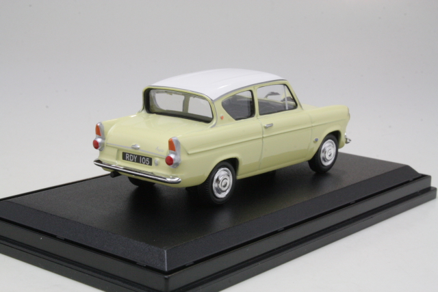 Ford Anglia 105E, keltainen