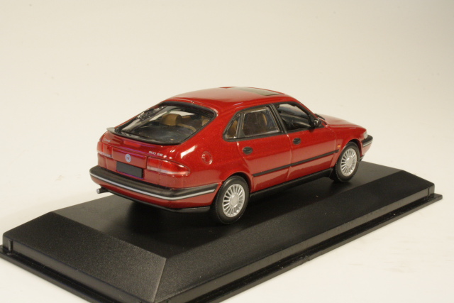 Saab 900 Saloon 1995, punainen - Sulje napsauttamalla kuva