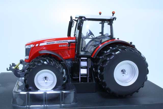 Massey Ferguson 8690 (8 wheels)