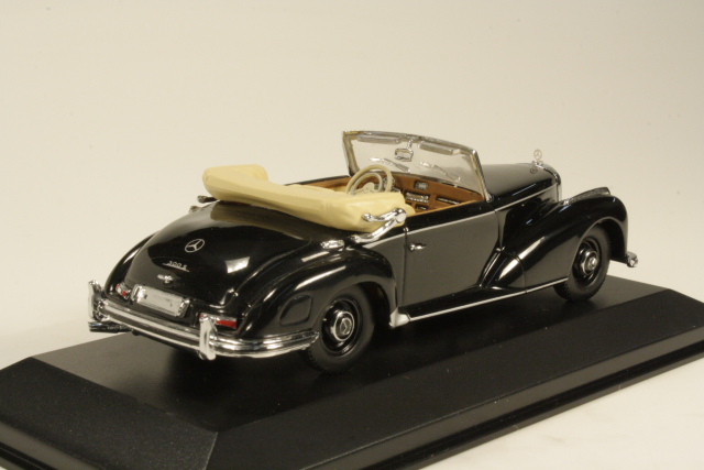 Mercedes 300S Cabriolet (w188) 1951, musta