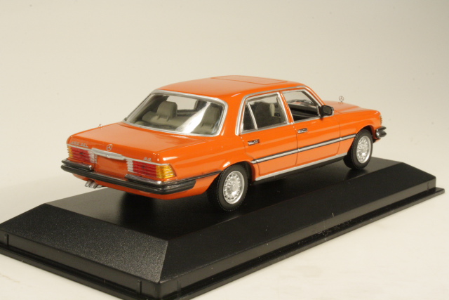 Mercedes 450SEL 6.9 1972, oranssi - Sulje napsauttamalla kuva