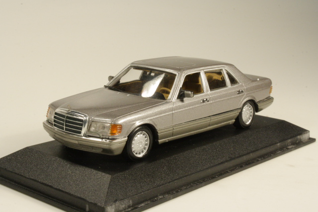 Mercedes 560SEL 1989, hopea - Sulje napsauttamalla kuva