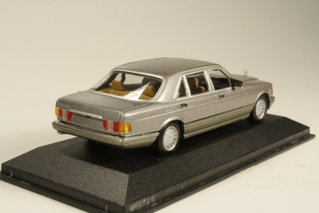 Mercedes 560SEL 1989, hopea - Sulje napsauttamalla kuva