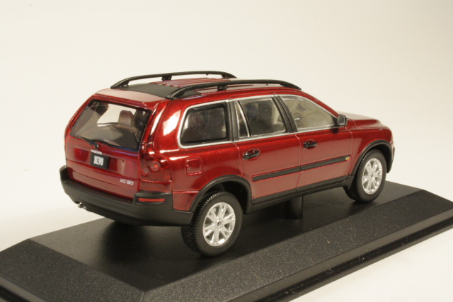 Volvo XC90, dark red