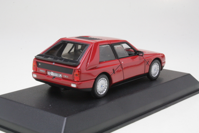 Lancia Delta S4 1985, punainen - Sulje napsauttamalla kuva