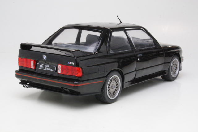 BMW M3 (e30) 1990, musta