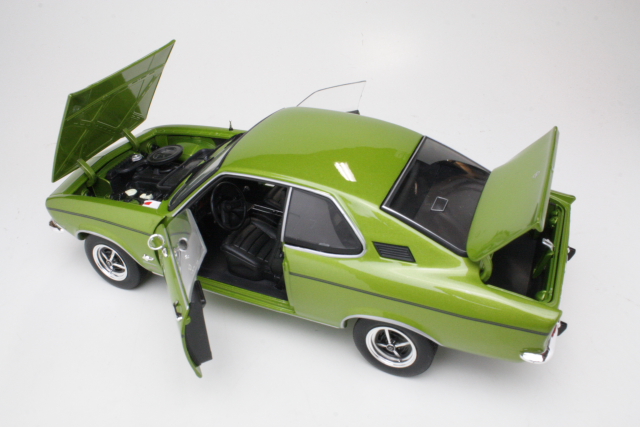 Opel Manta 1970, green - Click Image to Close