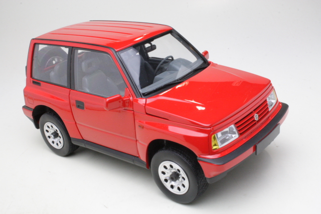 Suzuki Vitara, punainen - Sulje napsauttamalla kuva