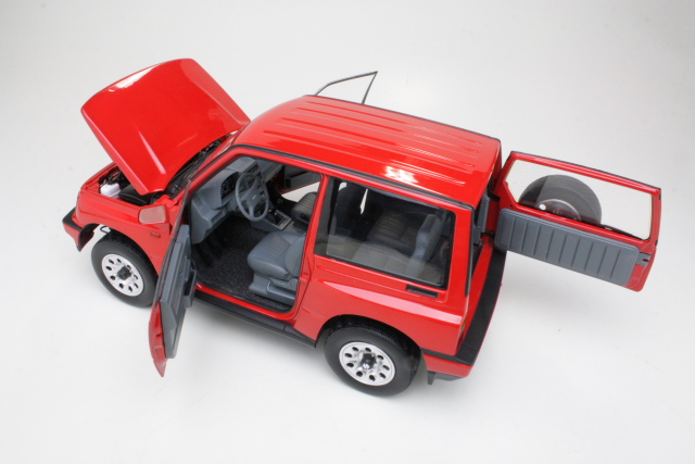 Suzuki Vitara, red