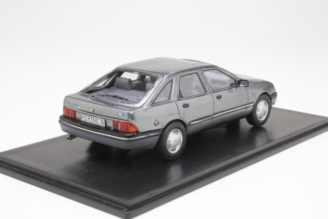Ford Sierra Mk1 Ghia 5d 1982, harmaa