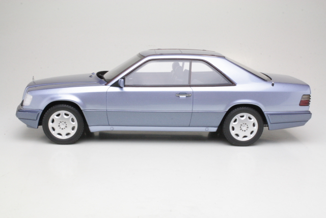 Mercedes E320 (C124) Coupe, sininen