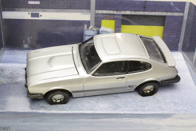 Ford Capri with Bodie & Doyle figures "The Professionals"