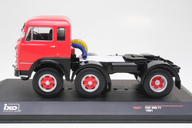 Fiat 690 T1 1961, red/black
