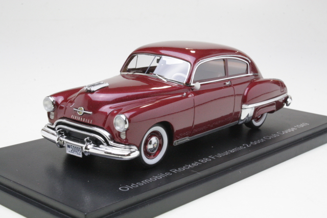 Oldsmobile Rocket 88 Futuramic 2d Club Coupe 1950, punainen - Sulje napsauttamalla kuva