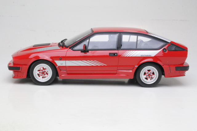 Alfa Romeo GTV6, punainen - Sulje napsauttamalla kuva