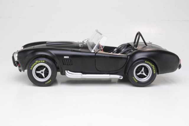 AC Cobra 427 Mk.2 1965, musta - Sulje napsauttamalla kuva