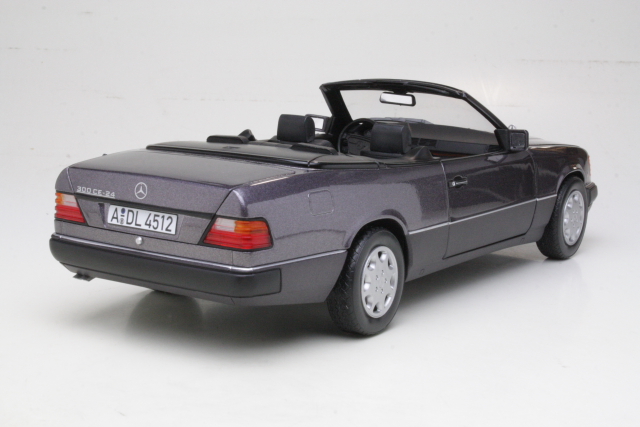 Mercedes 300CE Cabriolet 1990, harmaa - Sulje napsauttamalla kuva