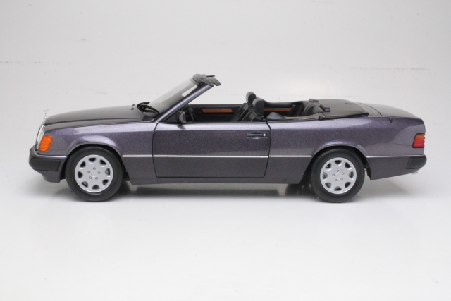 Mercedes 300CE Cabriolet 1990, grey