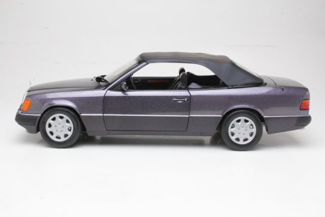 Mercedes 300CE Cabriolet 1990, grey