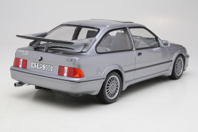 Ford Sierra RS Cosworth 1986, harmaa - Sulje napsauttamalla kuva