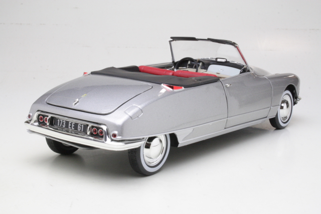 Citroen DS19 Cabriolet 1961, harmaa - Sulje napsauttamalla kuva